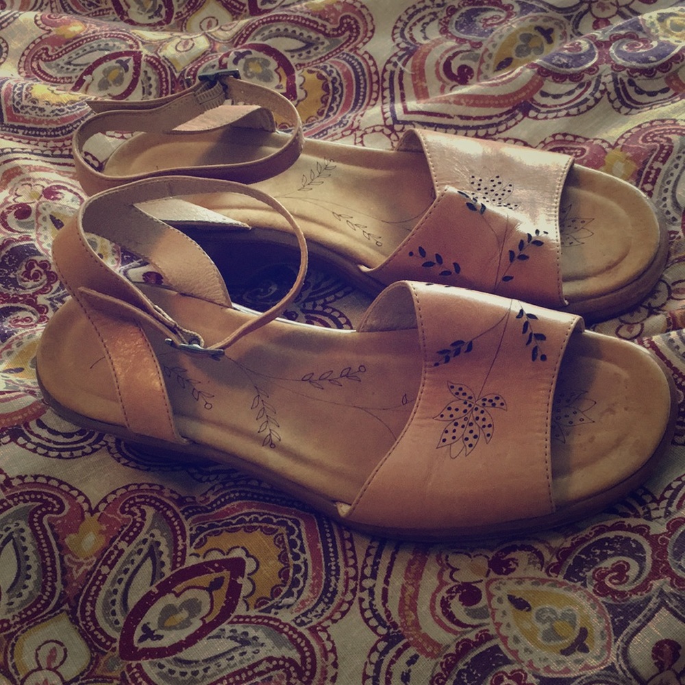 Vintage Dansko sandals! Size 9!